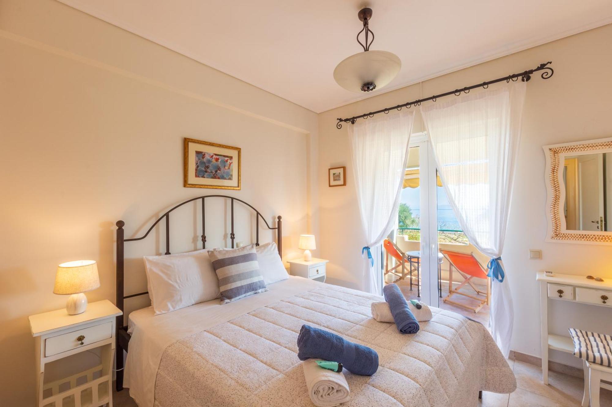 Barbati Seafront Luxury Suites Exterior foto